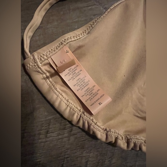 SKIMS Classic Tan Bikini Set - Picture 3 of 6